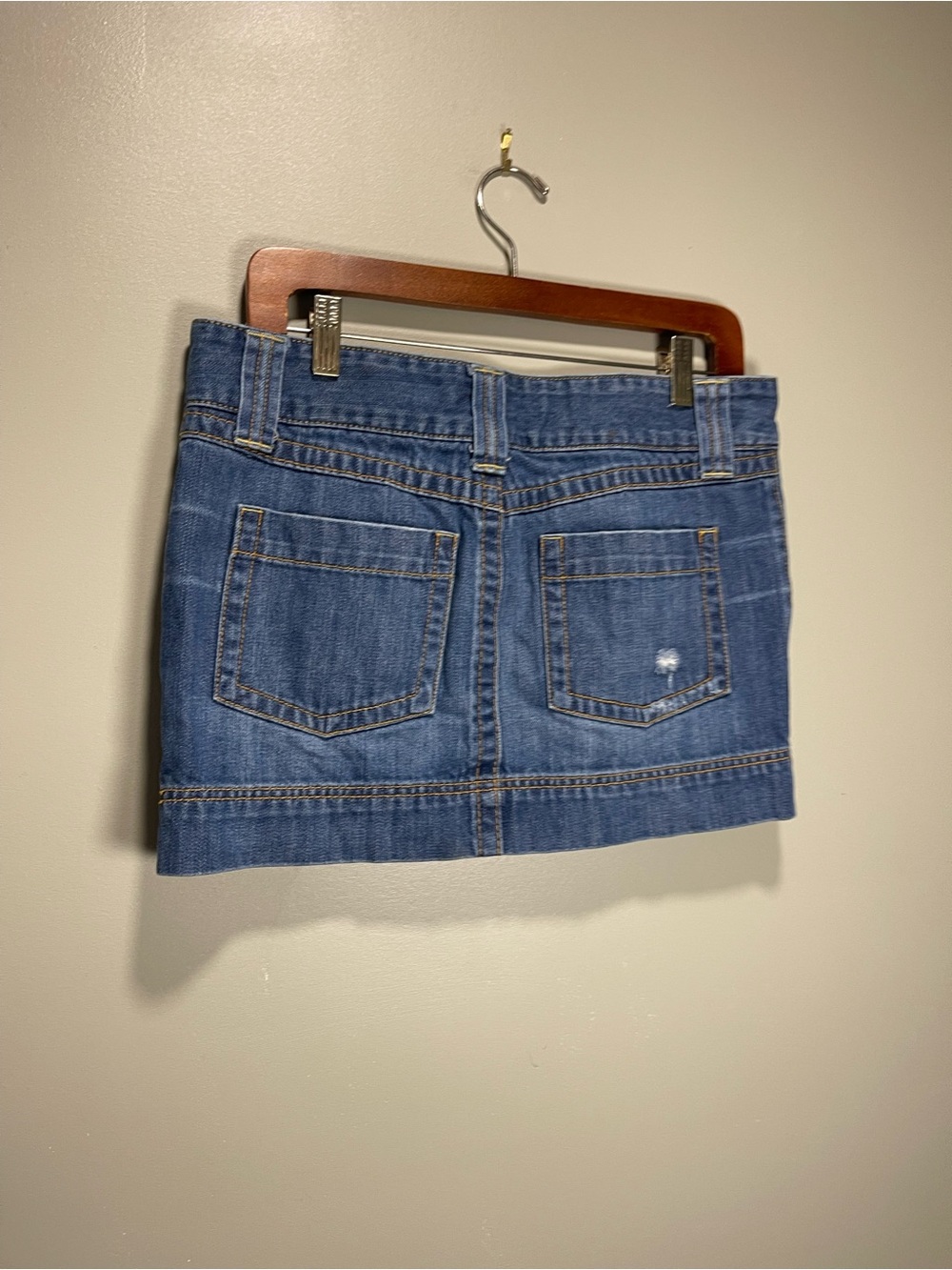 Y2K Old Navy Blue Denim Mini Skirt with Front Pockets size 6 - Picture 4 of 5